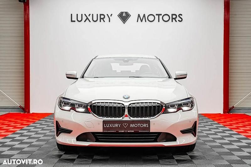 Second-hand BMW 318 Sport Line 150 CP (110 kW) 2021 Culoarealb Berlinǎ