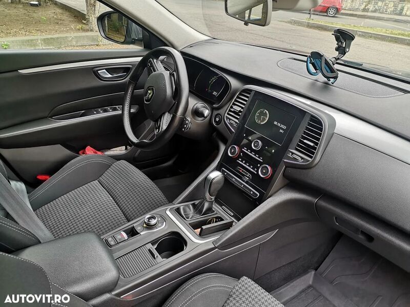 Second-hand Renault Talisman Zen 160 CP (117 kW) 2018 Argintiu Berlinǎ
