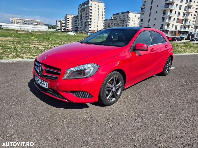 Culoarerosu Utilizat 2014 Mercedes A180 StreetStyle Hatchback | 12.650 EUR (Scump) - Imagine 1/4