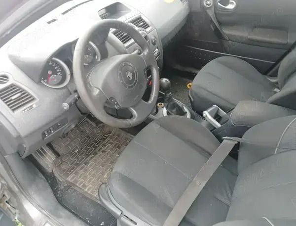 Utilizat 2004 Renault Mégane II Hatchback | 2.000 EUR (Scump) - Imagine 1/2