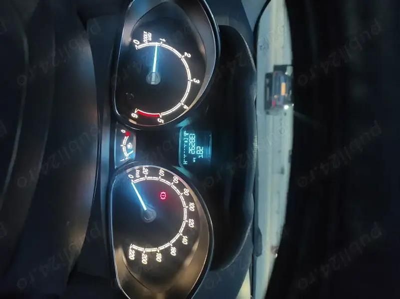 Albastru Utilizat 2014 Ford Fiesta Hatchback | 5.000 EUR (Preț OK) - Imagine 1/4