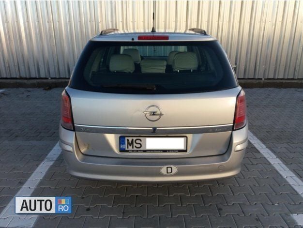 Second-hand Opel Astra 80 CP (58 kW) 2005 Gri Break
