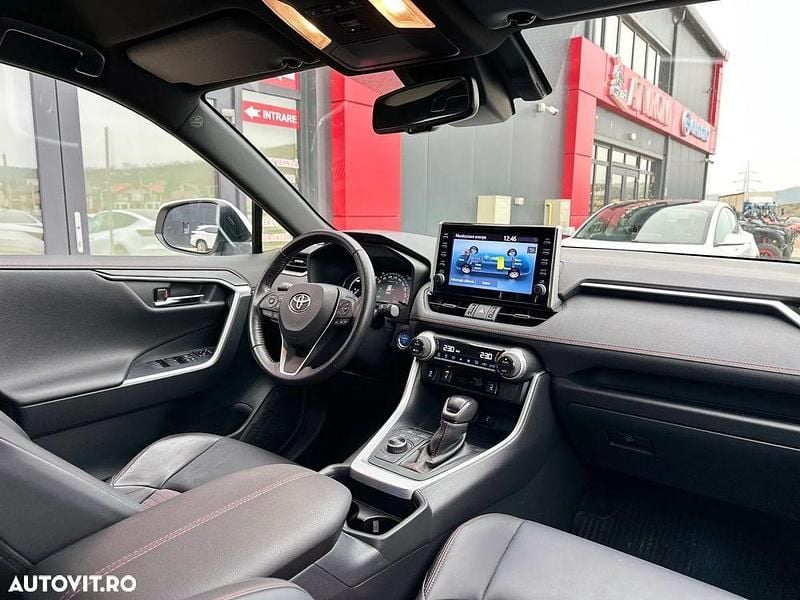 Second-hand Toyota RAV4 Hybrid Style 306 CP (225 kW) 2021 Culoarealb SUV
