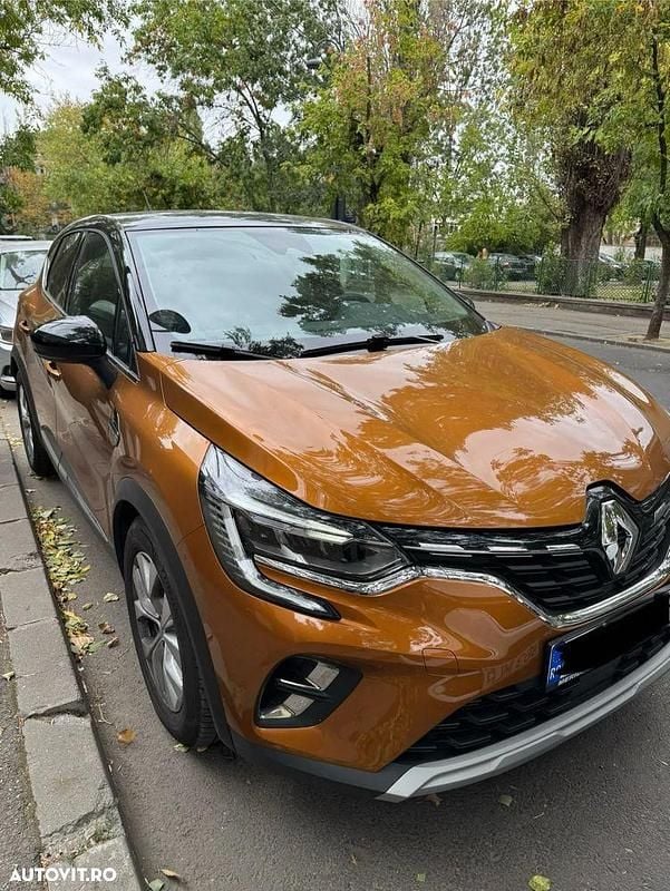 Culoareportocaliu Utilizat 2022 Renault Captur Intens SUV | 18.000 EUR (Preț OK) - Imagine 1/4