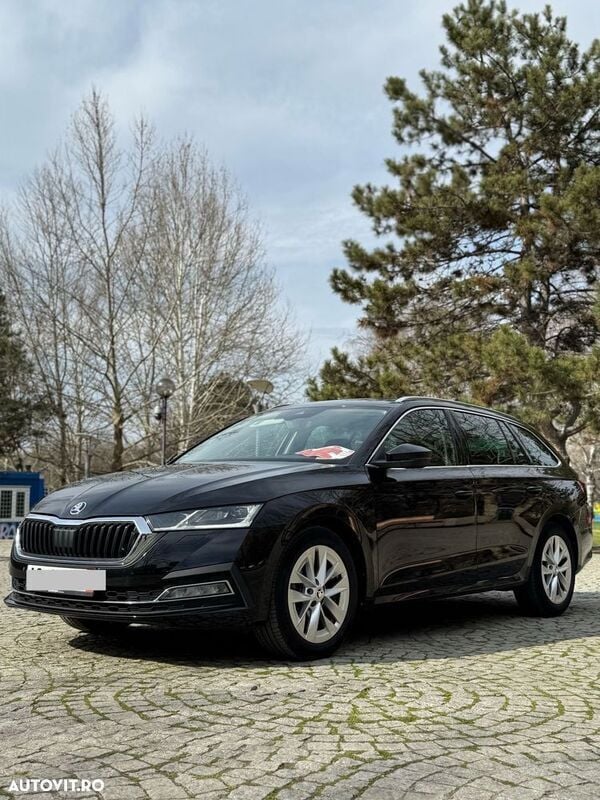 Negru Utilizat 2021 Skoda Octavia Ambition Break | 16.199 EUR (Preț bun) - Imagine 1/4