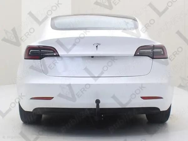 Second-hand Tesla Model 3 Standard Range 225 kW (306 CP) 2019 Alb Berlinǎ
