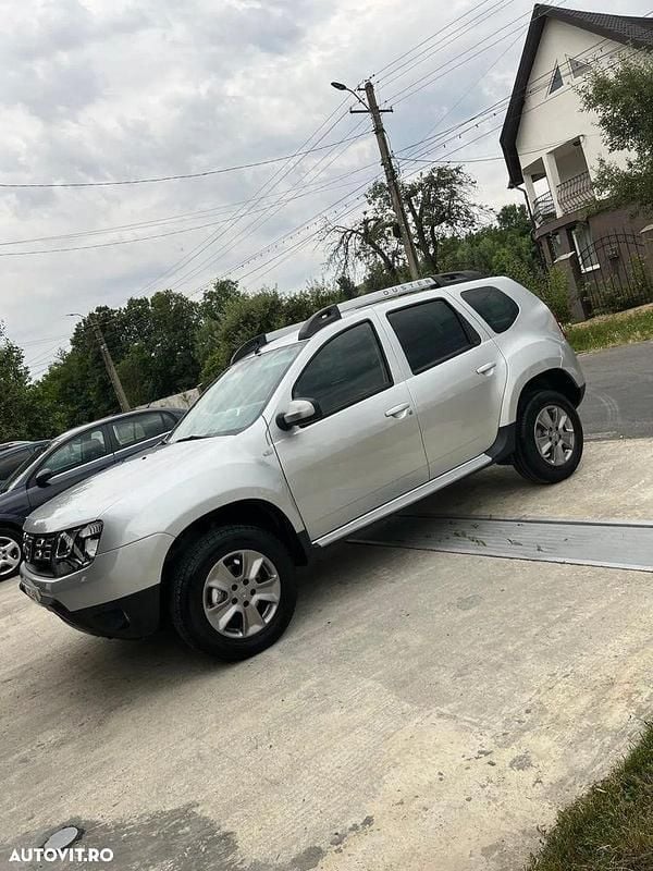 Culoaregri Utilizat 2016 Dacia Duster Lauréate SUV | 6.900 EUR (Super Preț) - Imagine 1/4