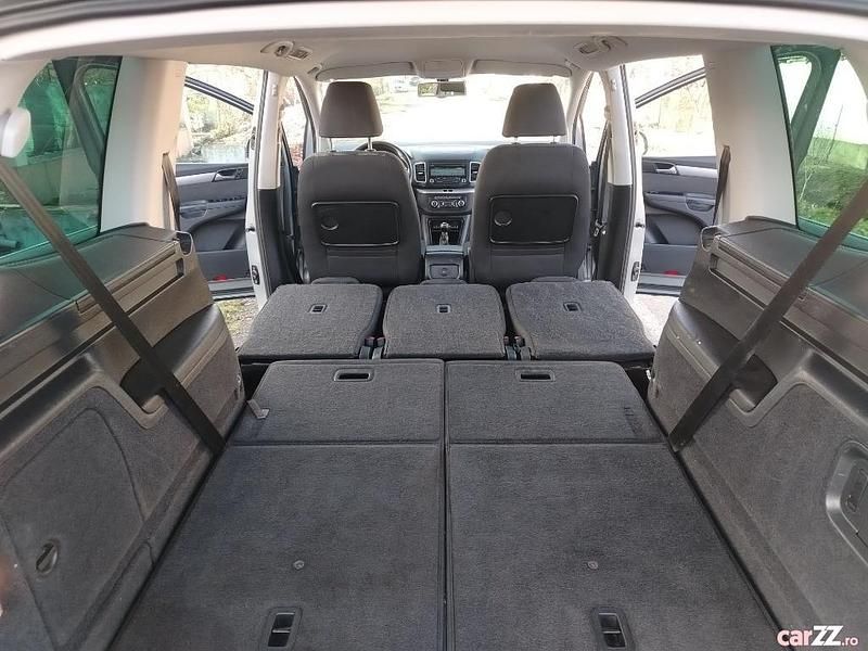 Second-hand VW Sharan 140 CP (102 kW) 2011 Gri Monovolum