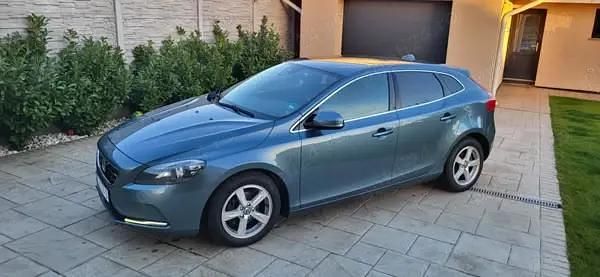 Second-hand Volvo V40 R-Design 120 CP (88 kW) 2014 Culoarealte culori Hatchback