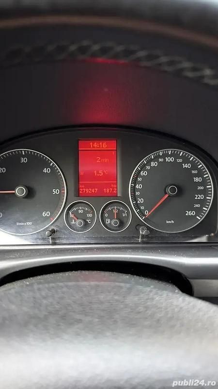 Second-hand VW Touran 105 CP (77 kW) 2008 Monovolum