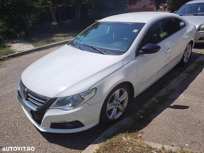 Culoarealb Utilizat 2009 VW Passat Sportline Berlinǎ | 6.800 EUR (Scump) - Imagine 1/4