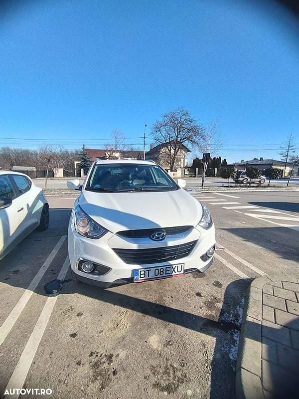 Second-hand Hyundai ix35 184 CP (135 kW) 2012 Culoarealb SUV
