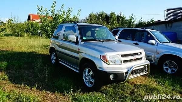 Gri Utilizat 2003 Mitsubishi Pajero SUV | 3.490 EUR (Super Preț) - Imagine 1/4