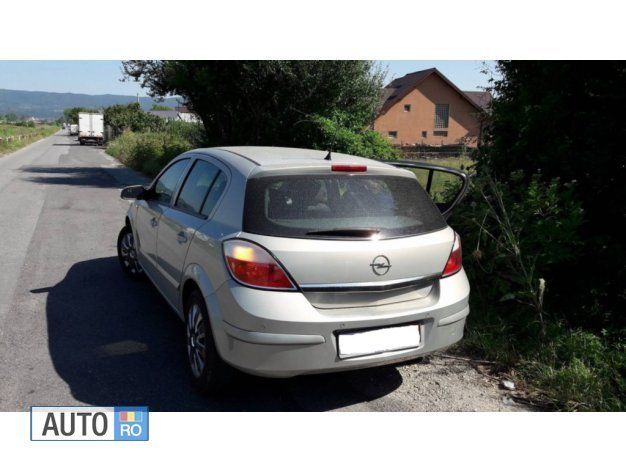 Second-hand Opel Astra 90 CP (66 kW) 2006 Gri Hatchback