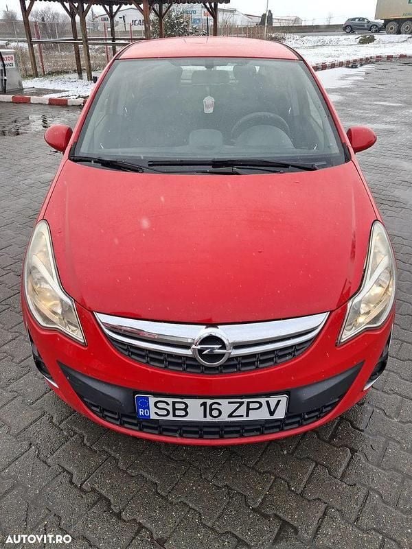 Second-hand Opel Corsa Cosmo 95 CP (69 kW) 2012 Culoarerosu Hatchback
