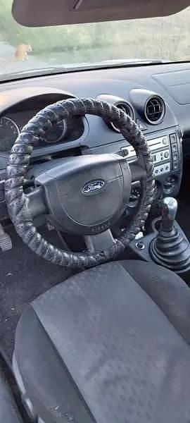 Utilizat 2005 Ford Fiesta Hatchback | 1.250 EUR (Preț bun) - Imagine 1/4