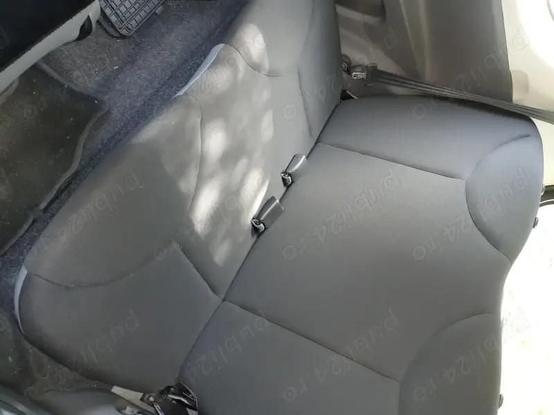 Utilizat 2007 Toyota Aygo Hatchback | 1.750 EUR - Imagine 1/4