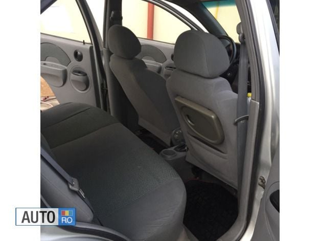 Gri Utilizat 2004 Chevrolet Kalos Berlinǎ | 1.500 EUR - Imagine 1/4