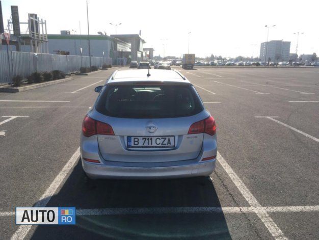 Second-hand Opel Astra 90 CP (66 kW) 2013 Gri Break