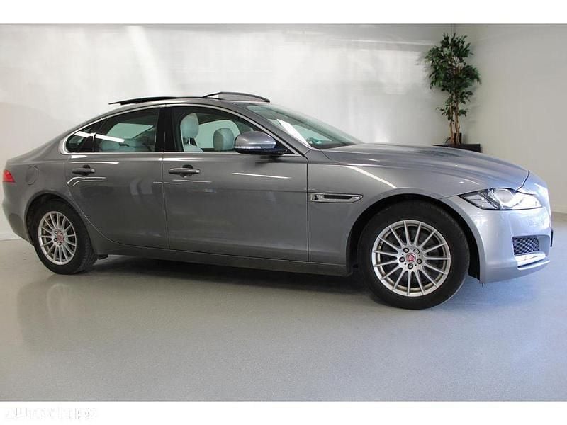 Culoaregri Utilizat 2020 Jaguar XF Prestige Berlinǎ | 25.800 EUR - Imagine 1/4