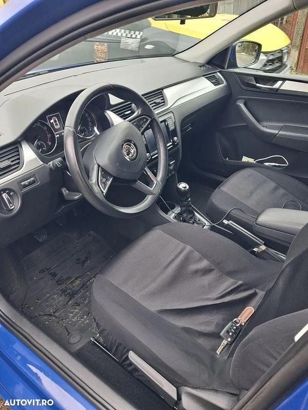 Second-hand Skoda Rapid Ambition 110 CP (80 kW) 2019 Culoarealbastru Hatchback