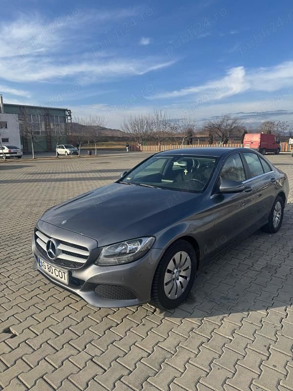 Utilizat 2016 Mercedes C180 Berlinǎ | 10.900 EUR (Preț bun) - Imagine 1/4
