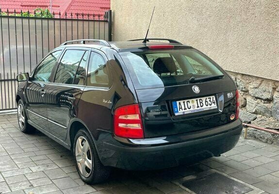 Second-hand Skoda Fabia 75 CP (55 kW) 2004 Negru Hatchback
