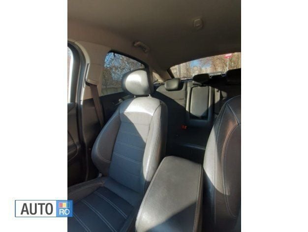 Second-hand Ford Mondeo 140 CP (102 kW) 2013 Alb Hatchback