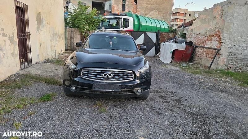 Second-hand Infiniti Fx30 Premium 238 CP (175 kW) 2011 Culoarenegru SUV