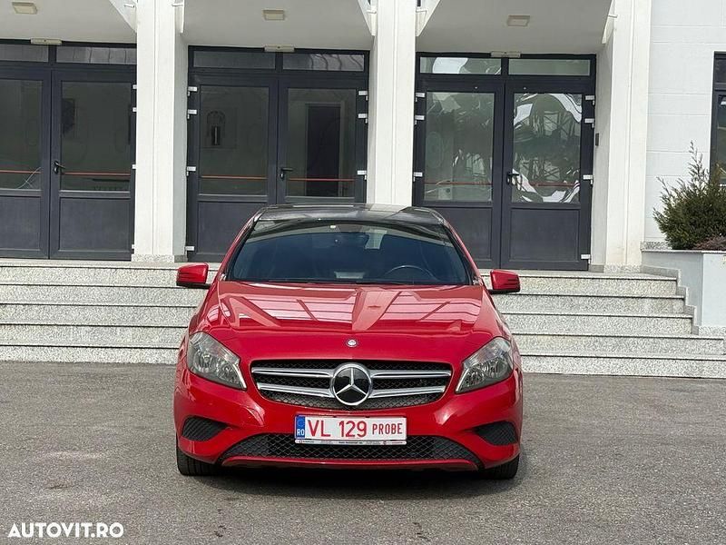 Second-hand Mercedes A180 Urban 109 CP (80 kW) 2014 Culoarerosu Berlinǎ
