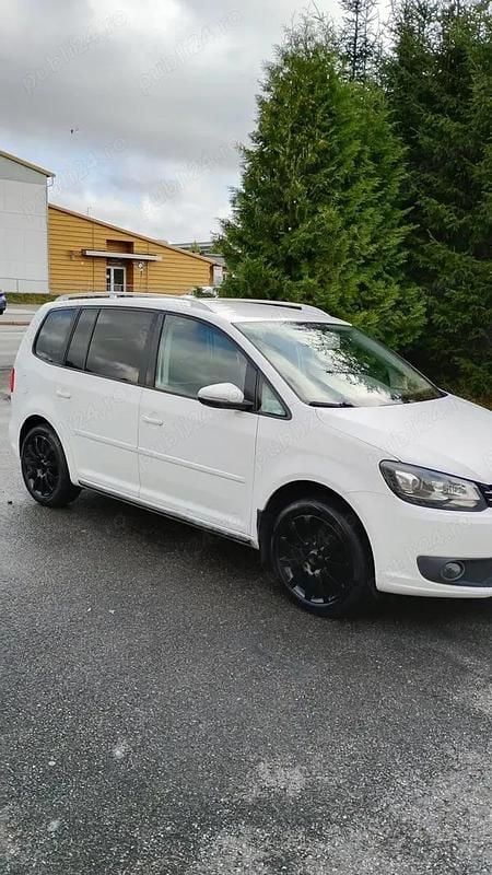 Utilizat 2011 VW Touran Monovolum | 3.500 EUR (Super Preț) - Imagine 1/4