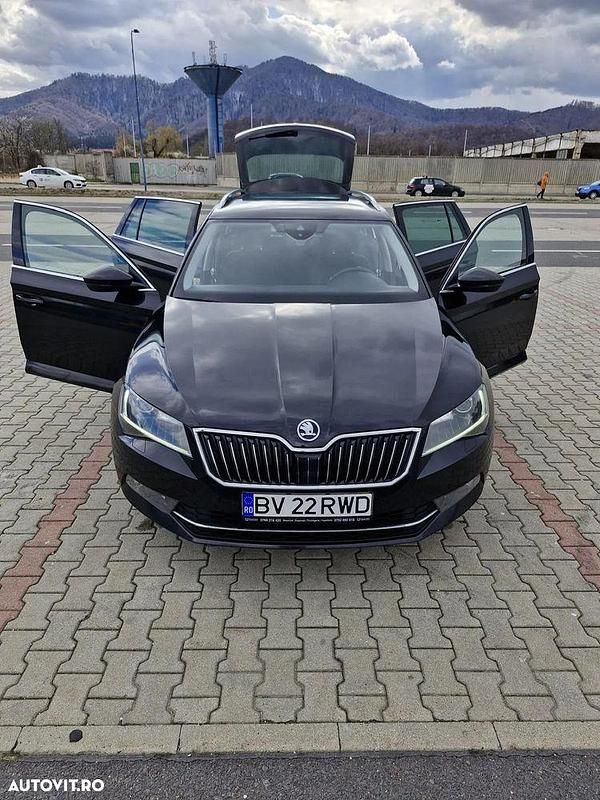 Culoarenegru Utilizat 2019 Skoda Superb Style Break | 15.000 EUR (Preț OK) - Imagine 1/4