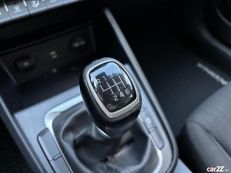 Second-hand Hyundai Kona Select 120 CP (88 kW) 2022 Culoarerosu SUV