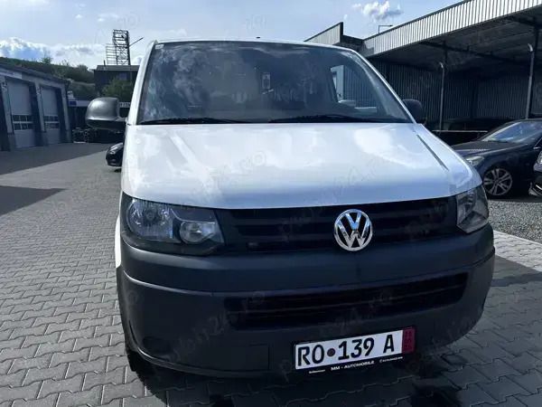 Second-hand VW Caravelle 140 CP (102 kW) 2012 Alb Monovolum