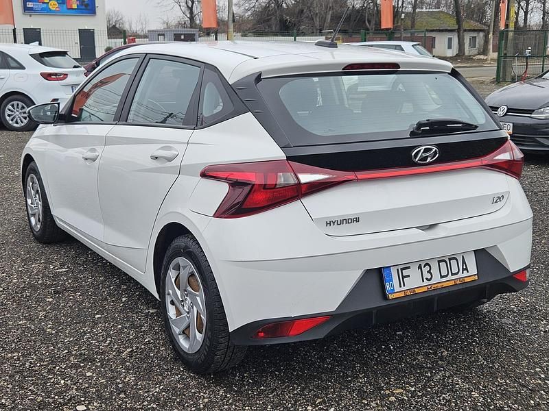 Second-hand Hyundai i20 Classic 84 CP (61 kW) 2020 Culoarealb Hatchback