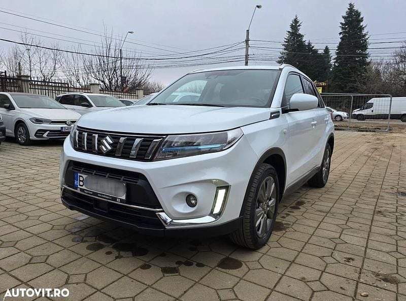 Culoarealb Utilizat 2021 Suzuki Vitara SUV | 17.900 EUR (Preț OK) - Imagine 1/4