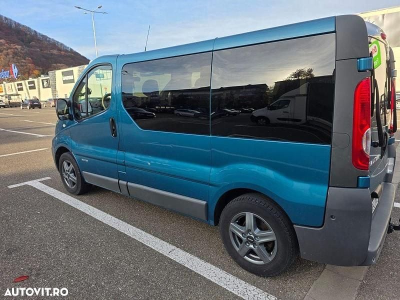 Second-hand Renault Trafic 114 CP (83 kW) 2014 Culoareverde Monovolum