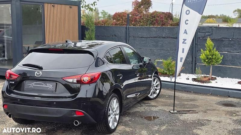 Second-hand Mazda 3 Sports-Line 150 CP (110 kW) 2015 Culoarenegru Hatchback