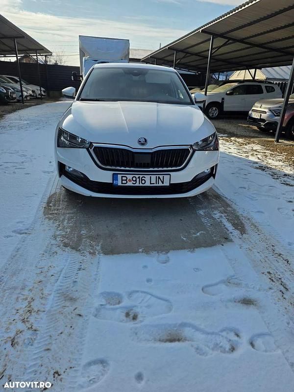 Culoarealb Utilizat 2021 Skoda Scala Hatchback | 9.999 EUR (Preț OK) - Imagine 1/4