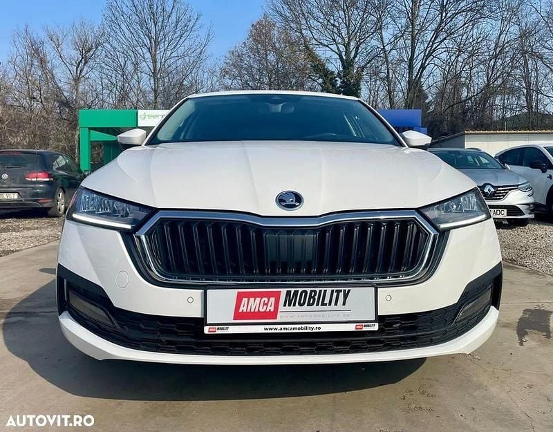 Second-hand Skoda Octavia Ambition 150 CP (110 kW) 2022 Culoarealb Berlinǎ