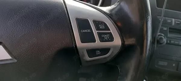 Second-hand Mitsubishi Outlander 140 CP (102 kW) 2008 Argintiu SUV