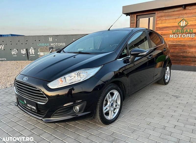 Negru Utilizat 2013 Ford Fiesta Titanium Hatchback | 5.290 EUR (Preț OK) - Imagine 1/4