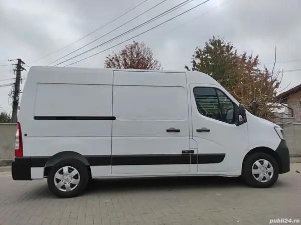 Second-hand Renault Master 150 CP (110 kW) 2021 Alb Monovolum
