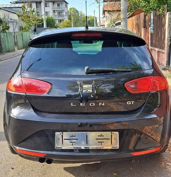 Second-hand Seat Leon Style 105 CP (77 kW) 2011 Negru Hatchback