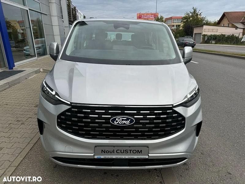 Second-hand Ford Tourneo Titanium 170 CP (125 kW) 2025 Culoareargint Van