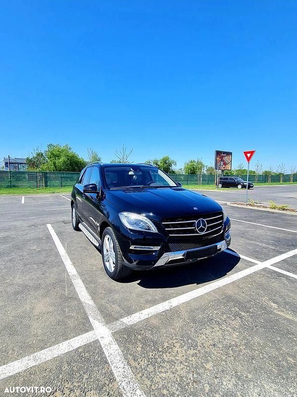 Negru Utilizat 2014 Mercedes ML350 SUV | 12.990 EUR (Super Preț) - Imagine 1/4