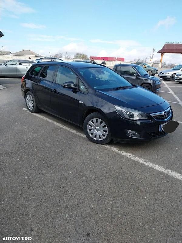 Culoarenegru Utilizat 2011 Opel Astra Break | 4.890 EUR (Scump) - Imagine 1/4