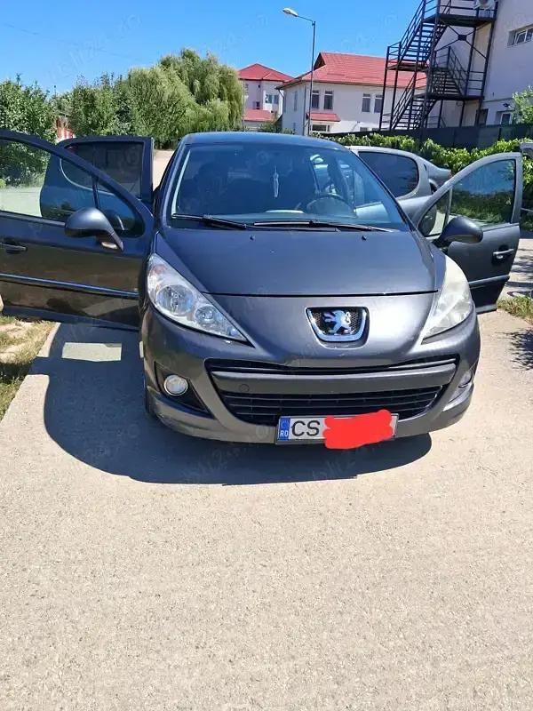 Utilizat 2011 Peugeot 207 Berlinǎ | 3.200 EUR - Imagine 1/4