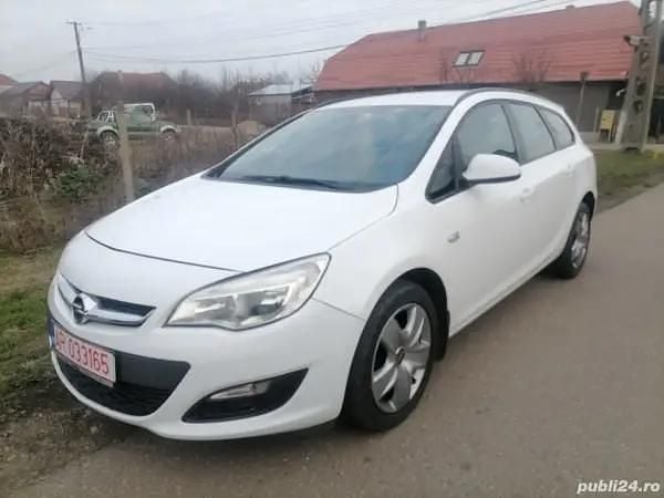 Alb Utilizat 2011 Opel Astra Break | 2.590 EUR (Preț OK) - Imagine 1/4