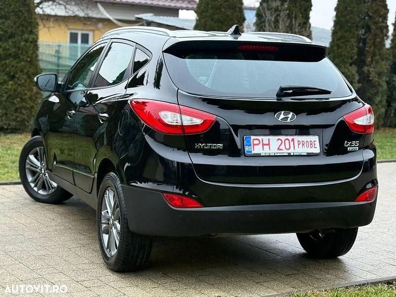 Second-hand Hyundai ix35 GLS 115 CP (84 kW) 2014 Culoarenegru SUV